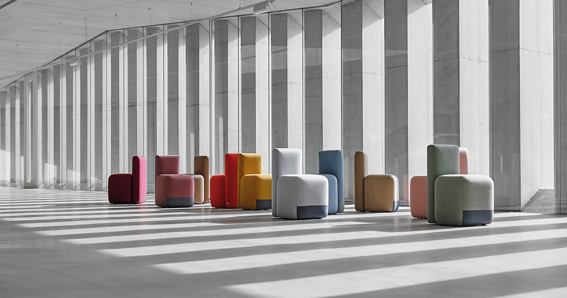 Season chair, with casters